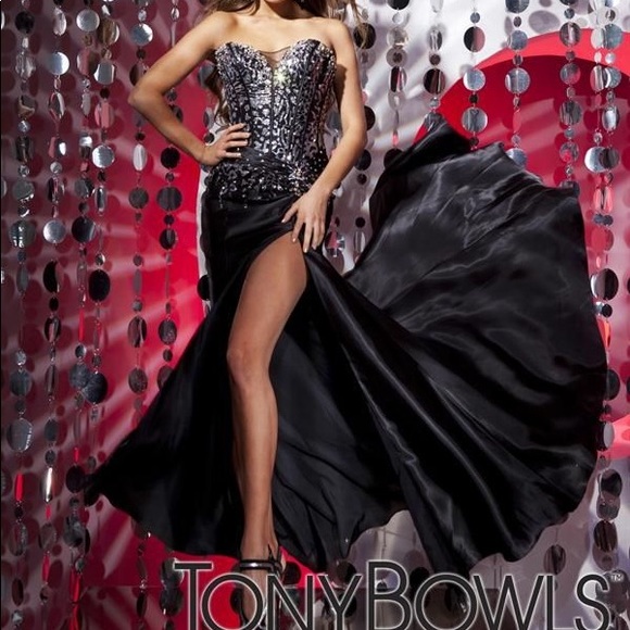 TONY BOWLS PARIS BLACK SILVER DRESS - Picture 4 of 17
